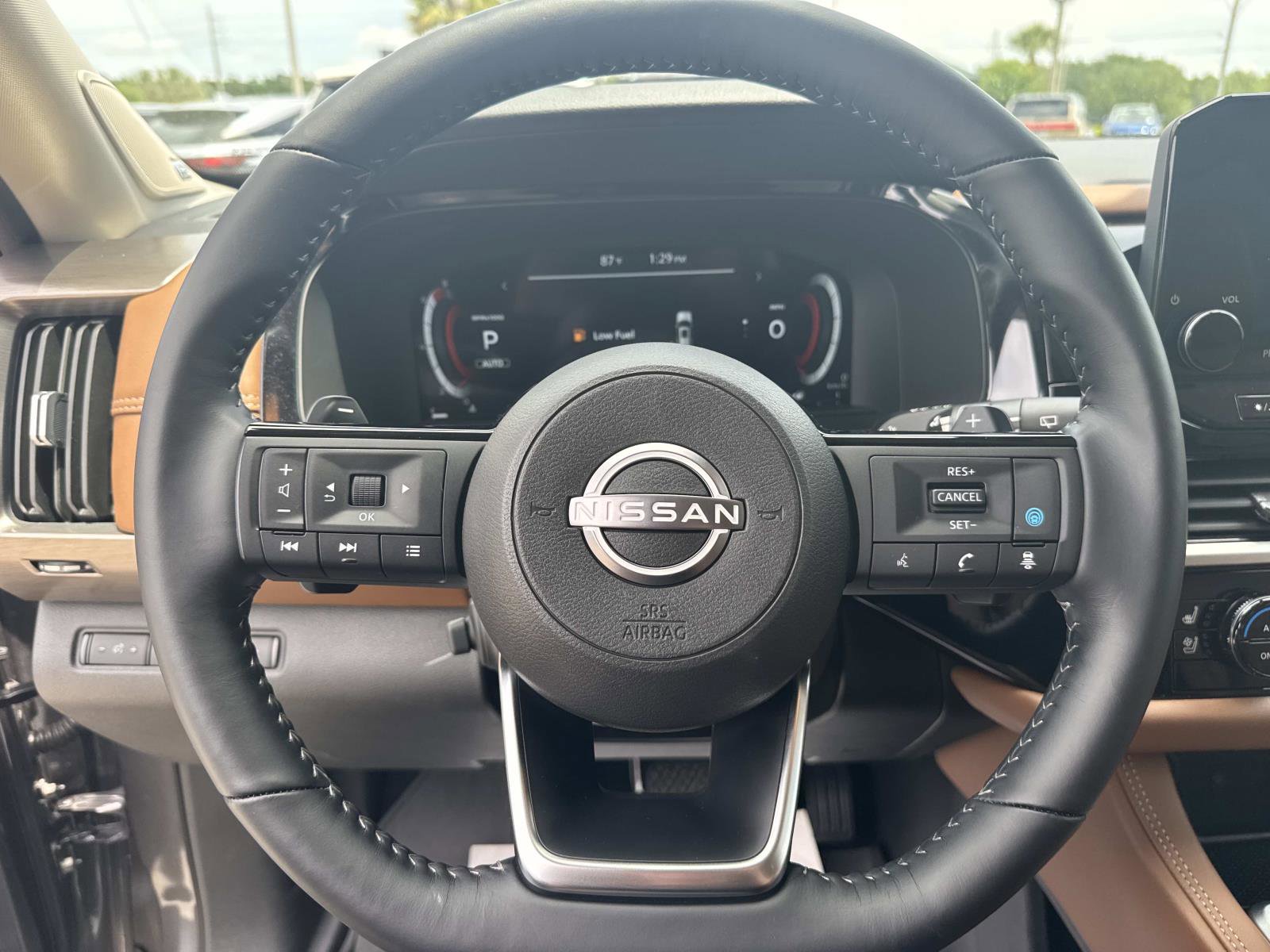 Used 2025 Nissan Pathfinder Platinum AWD/4WD image 30