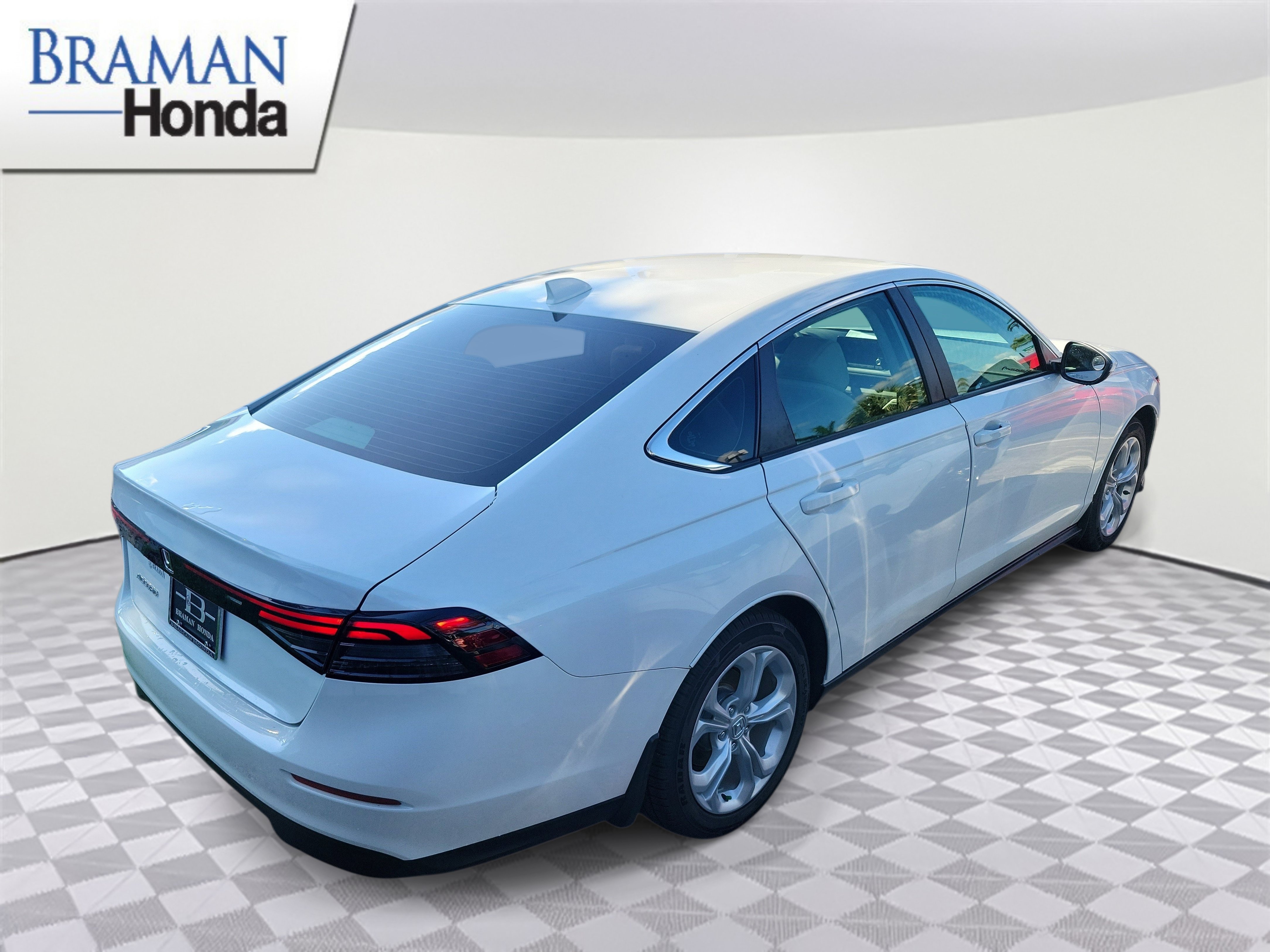 Certified 2024 Honda Accord LX image 3