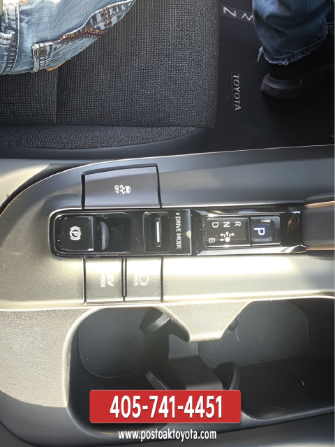 Used 2023 Toyota Crown AWD/4WD image 17