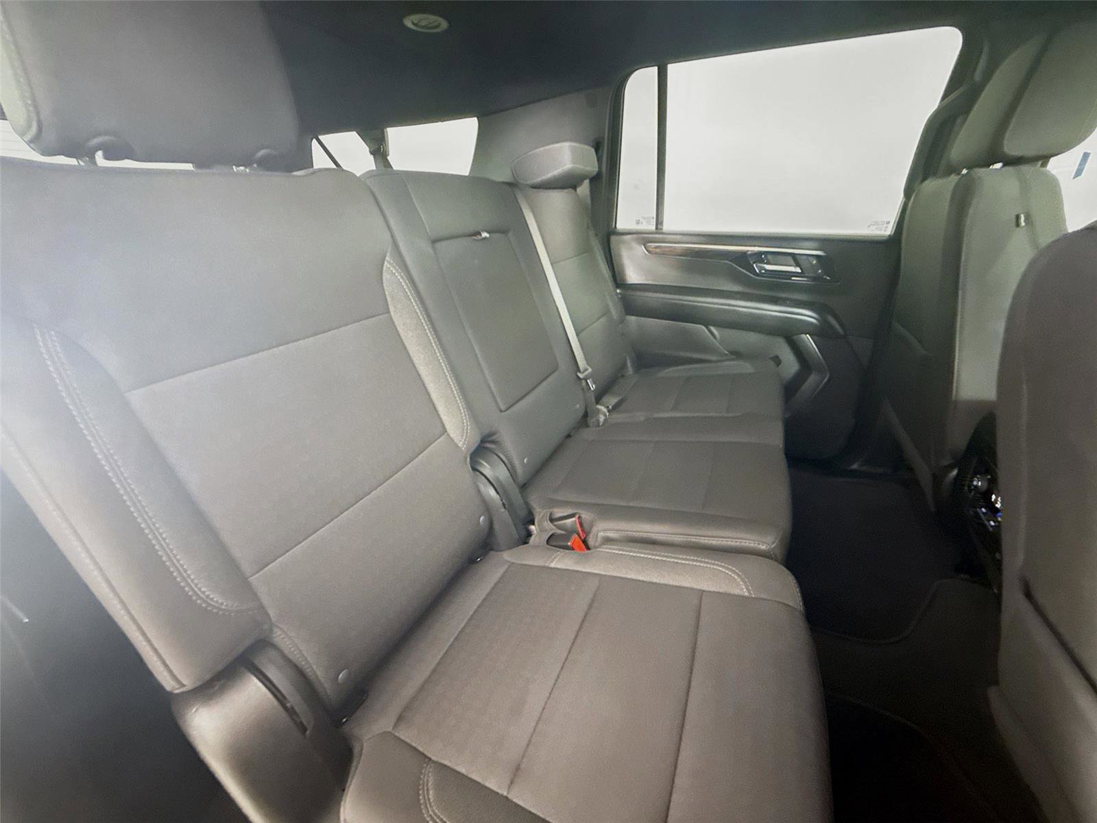 Used 2025 Chevrolet Suburban LS RWD image 20