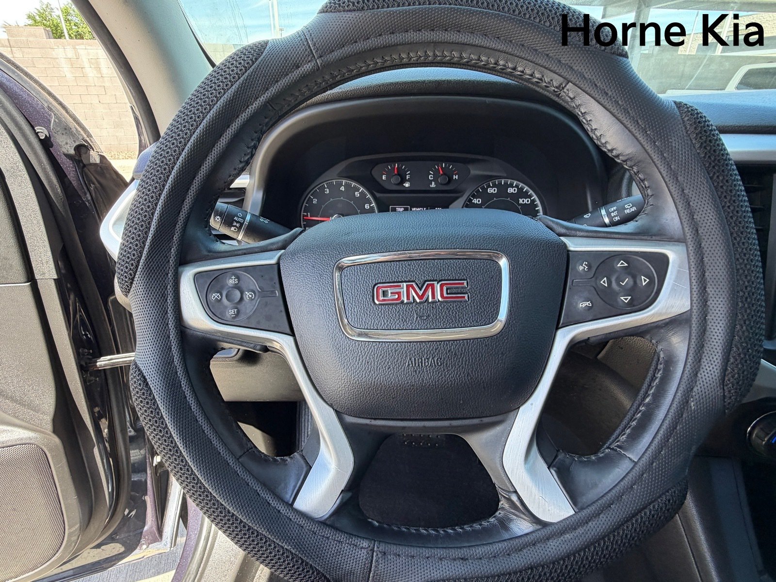 Used 2018 GMC Acadia SLE FWD image 19