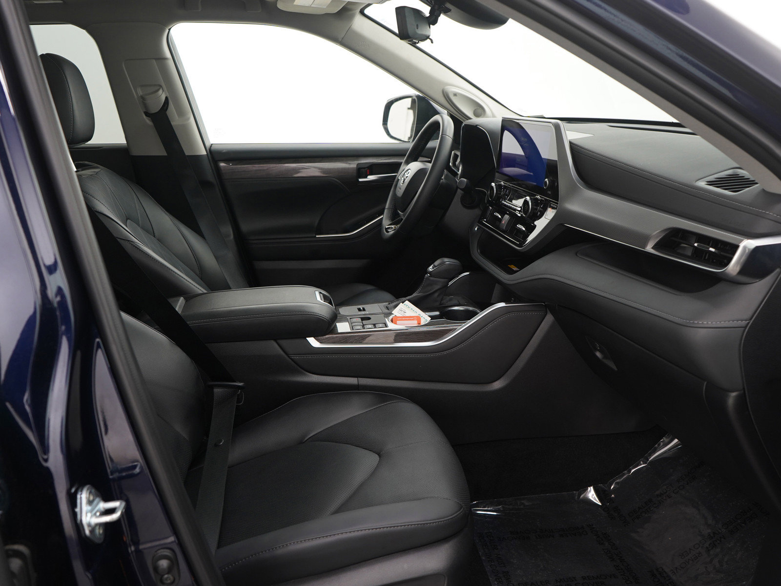 Used 2025 Toyota Highlander Platinum image 13