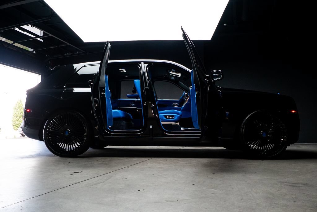 Used 2022 Rolls-Royce Cullinan w/ Cullinan Package AWD/4WD image 50
