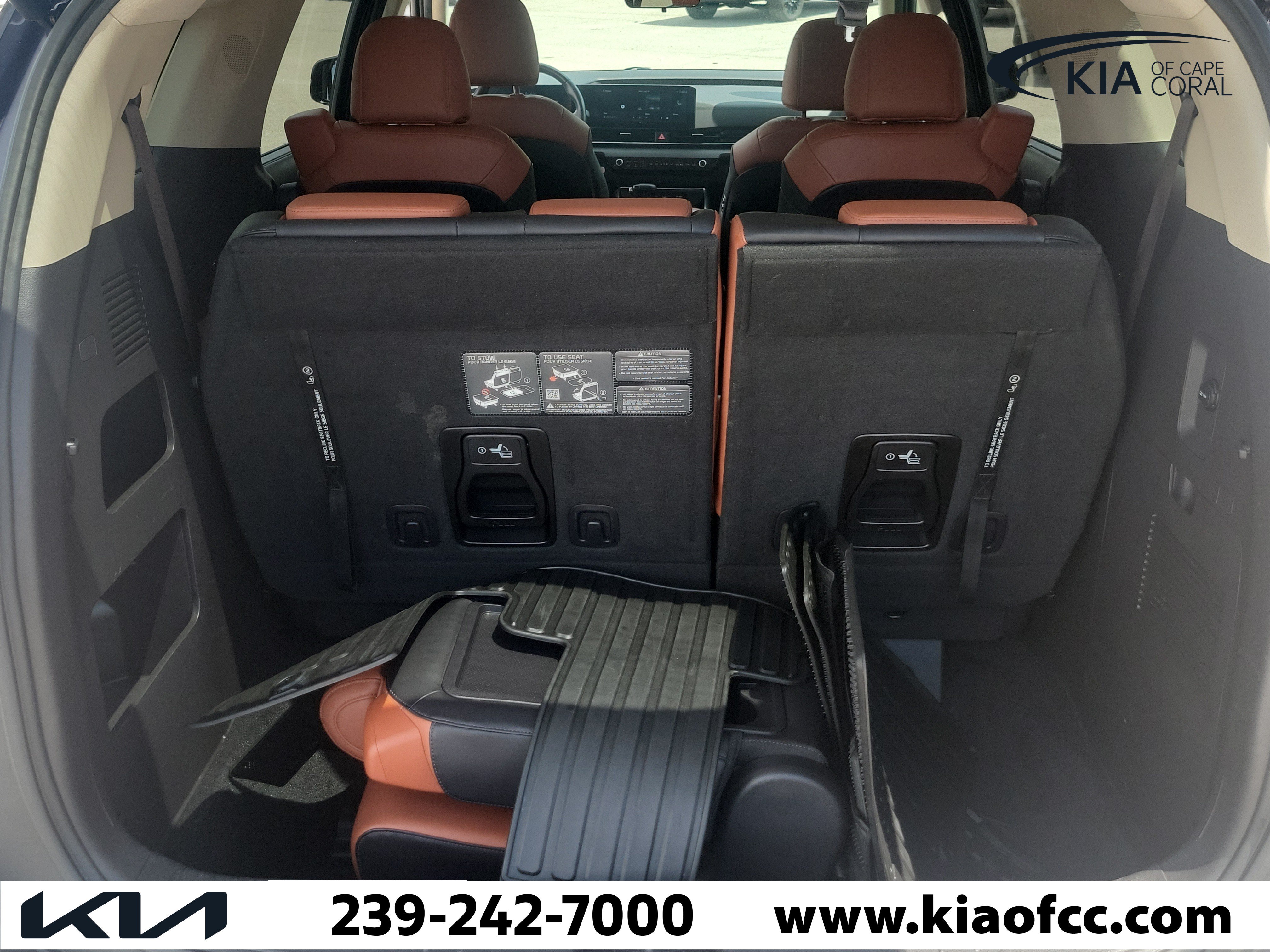 Certified 2025 Kia Carnival EX FWD image 11