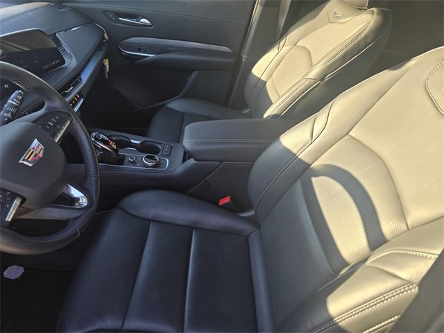 Used 2025 Cadillac XT4 Premium Luxury image 27