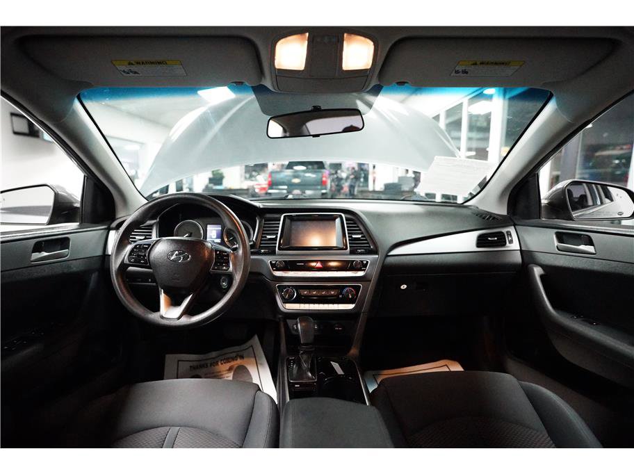 Used 2018 Hyundai Sonata SE w/ Cargo Package image 17