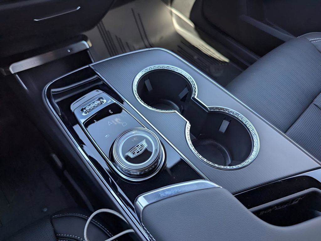 New 2026 Cadillac Lyriq Luxury w/ LPO, Floor Liner Package AWD/4WD image 10