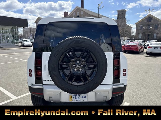 Used 2025 Land Rover Defender 110 S image 4