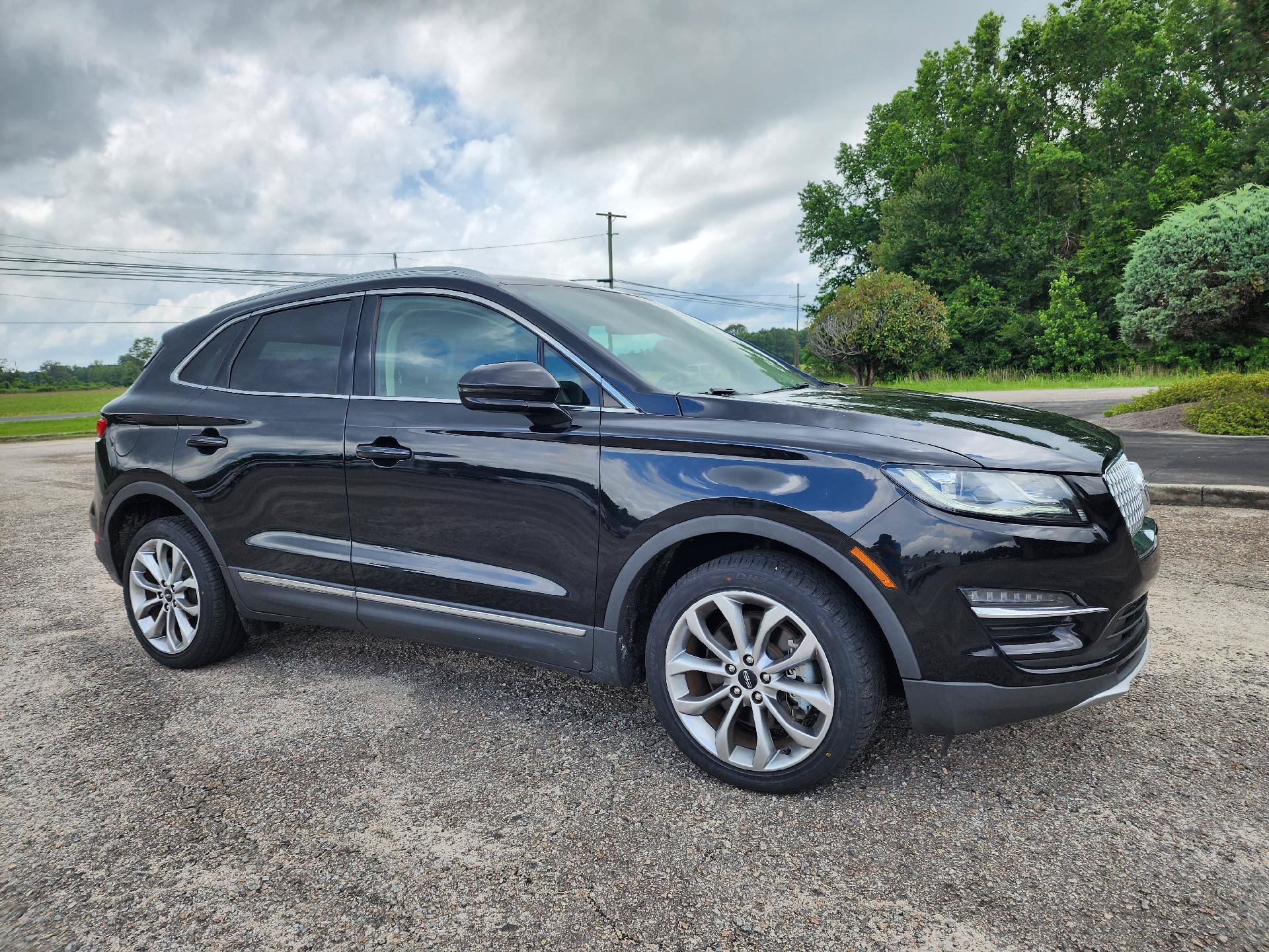 Used 2019 Lincoln MKC Select w/ Select Plus Package FWD image 2