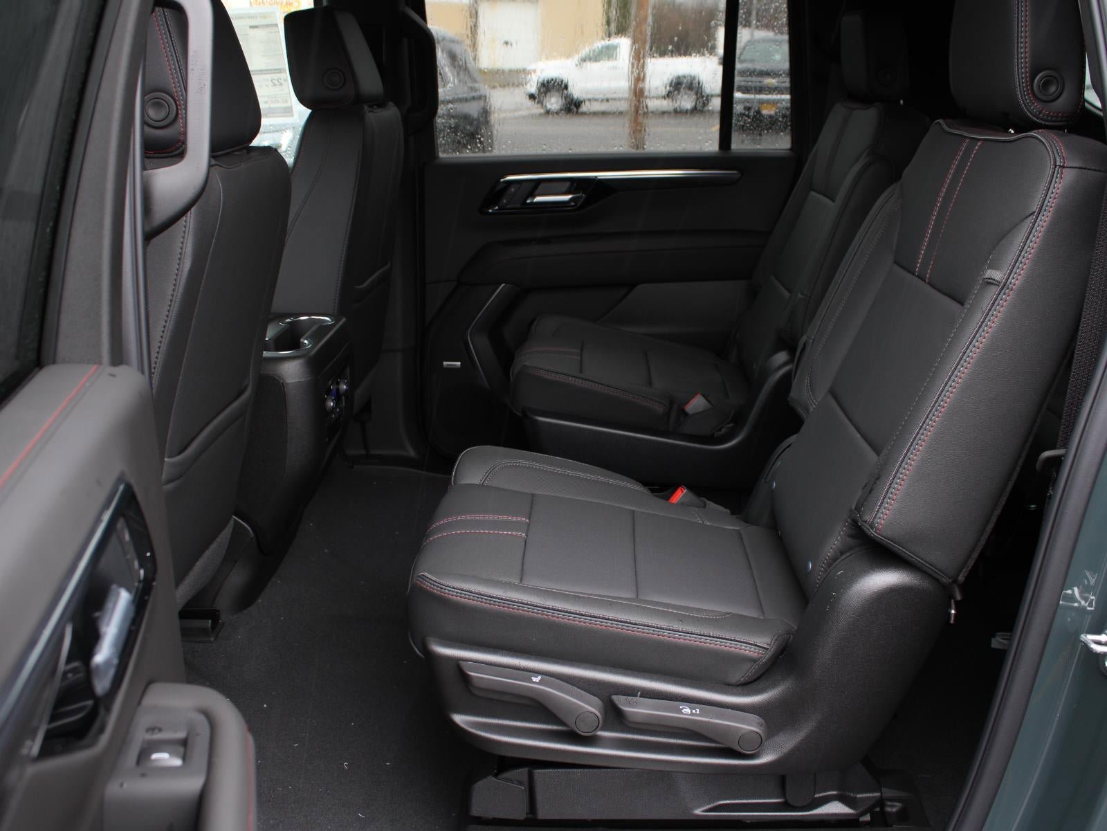 New 2026 Chevrolet Suburban RST w/ RST Capability Package AWD/4WD image 21