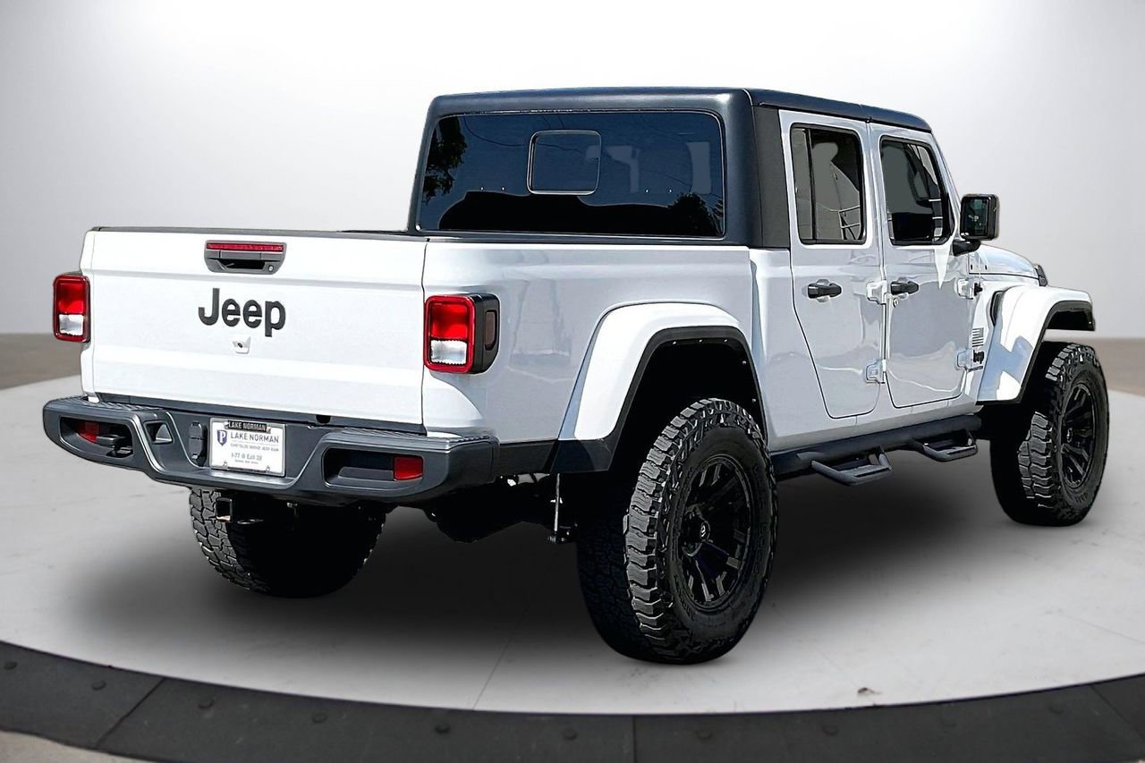 Certified 2022 Jeep Gladiator Sport image 9
