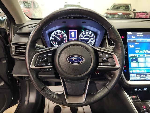 Used 2025 Subaru Outback Premium AWD/4WD image 18