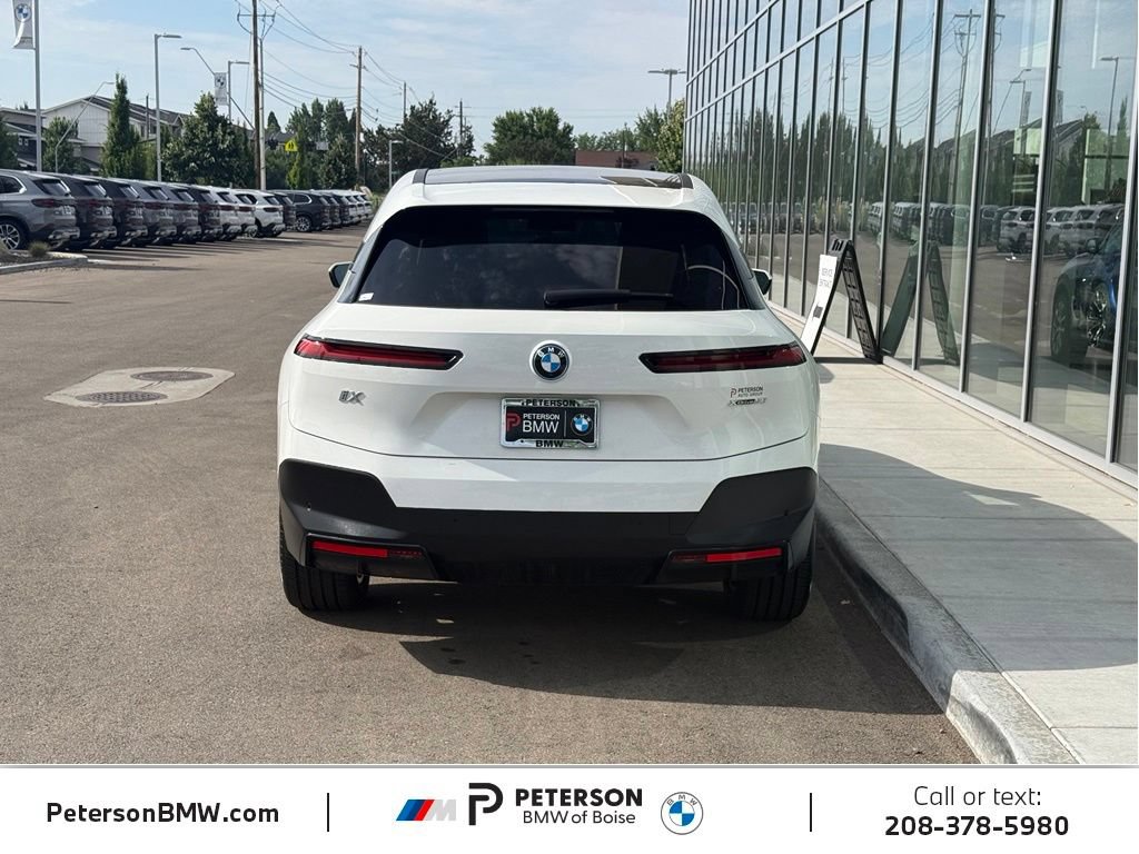 Used 2024 BMW iX xDrive50 w/ Convenience Package AWD/4WD image 4