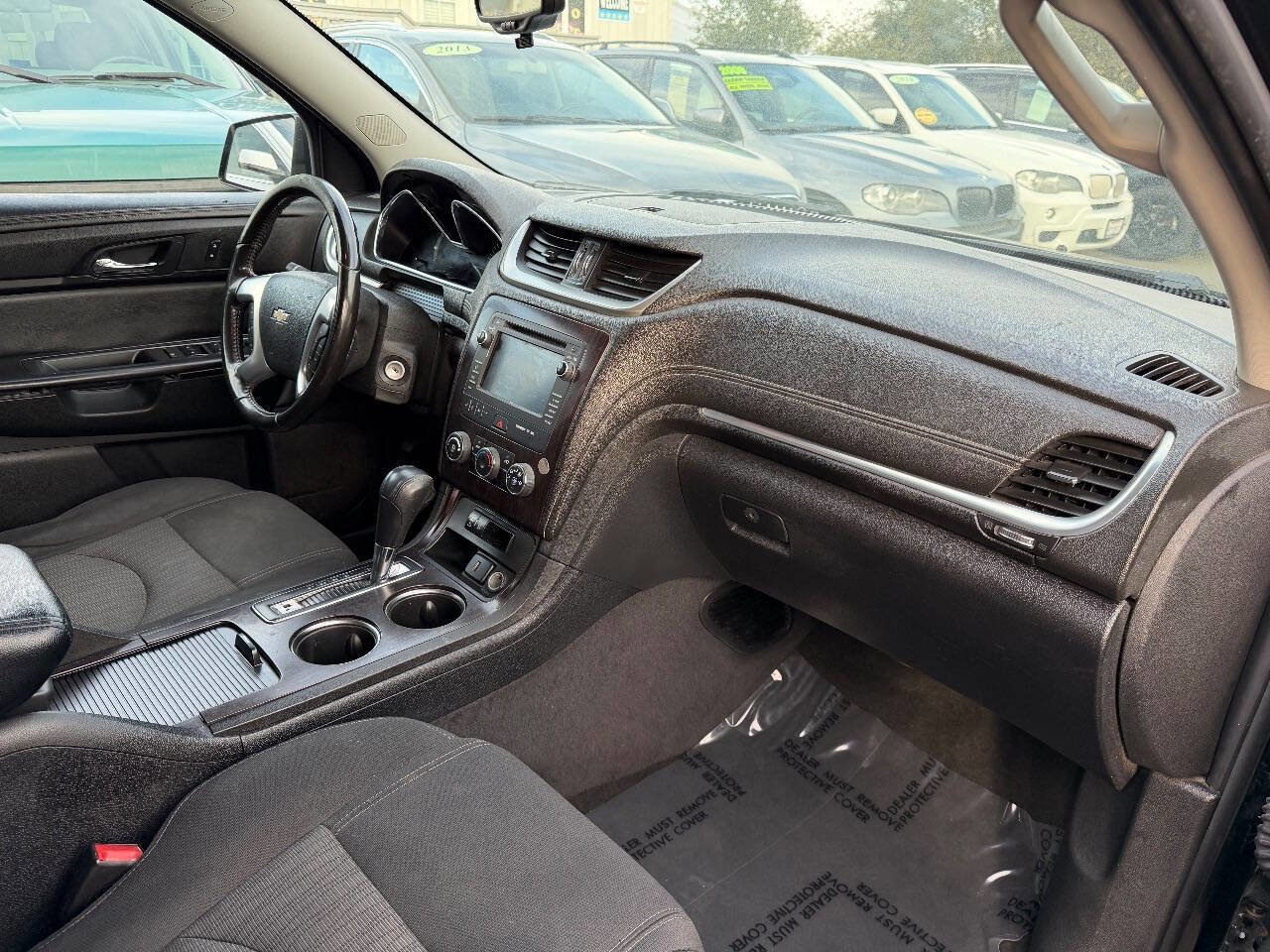 Used 2017 Chevrolet Traverse LT image 14