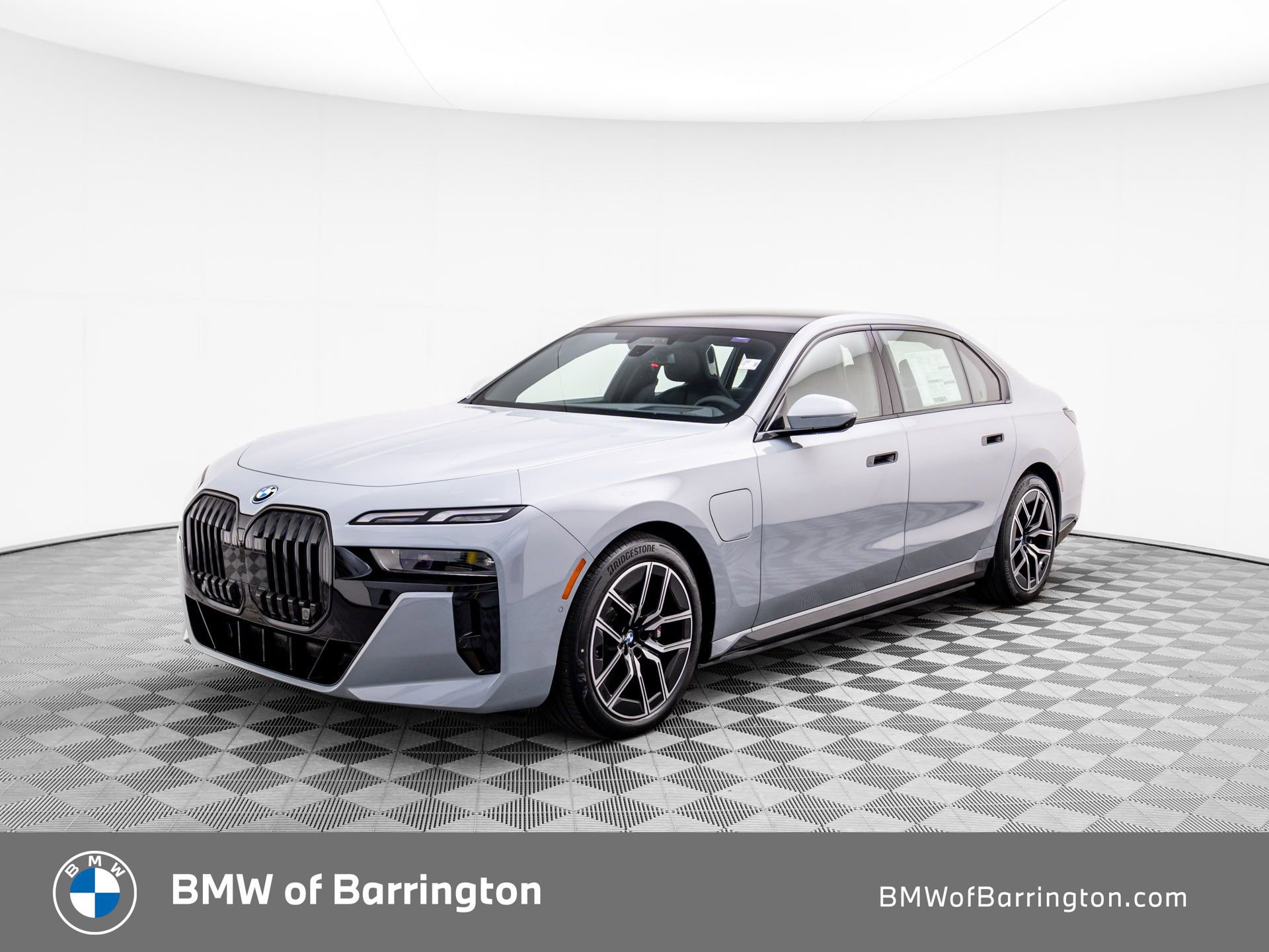New 2025 BMW 750e xDrive