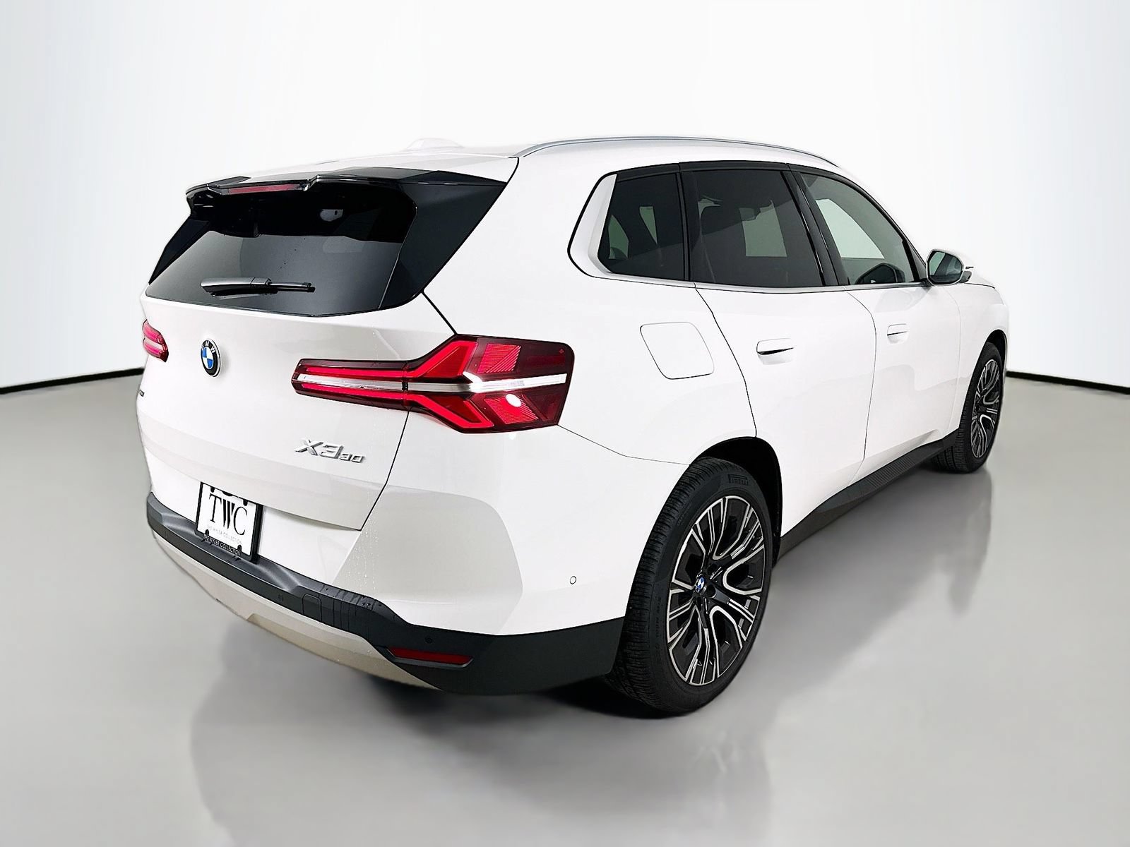 Used 2025 BMW X3 xDrive30i AWD/4WD image 5