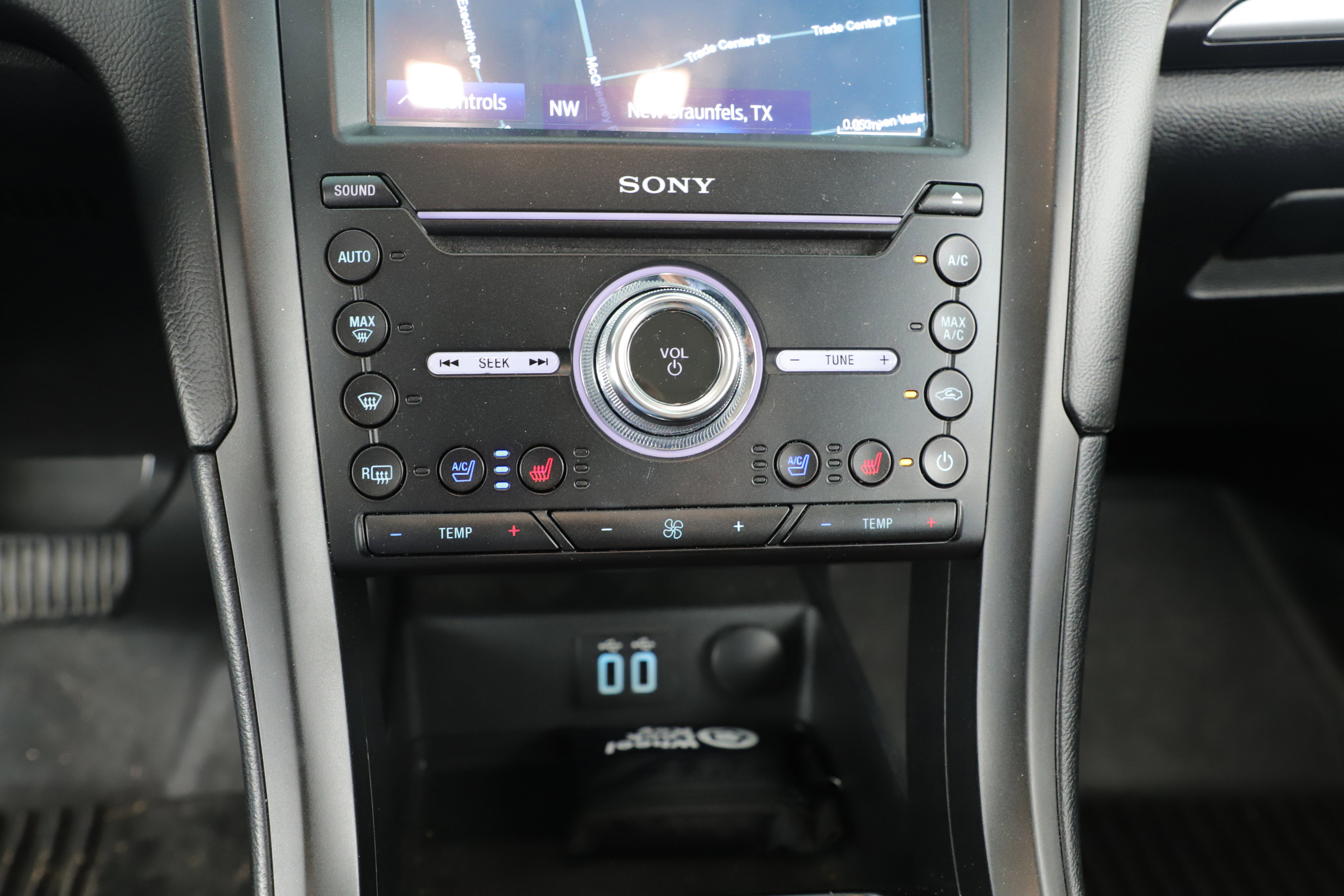 Used 2019 Ford Fusion Titanium image 8