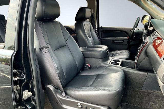 Used 2013 Chevrolet Suburban LT w/ Luxury Package image 29