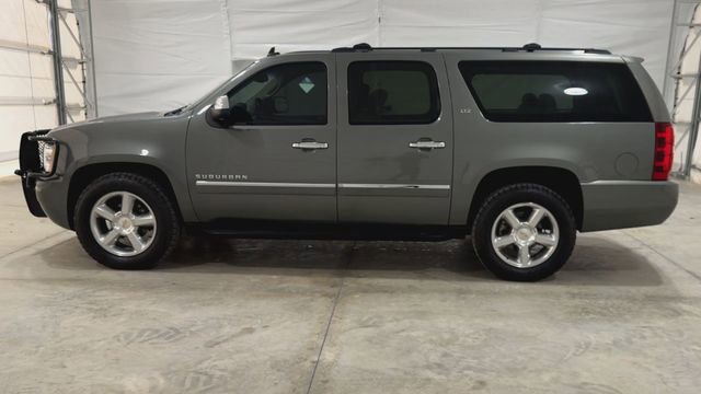 Used 2011 Chevrolet Suburban LTZ image 5