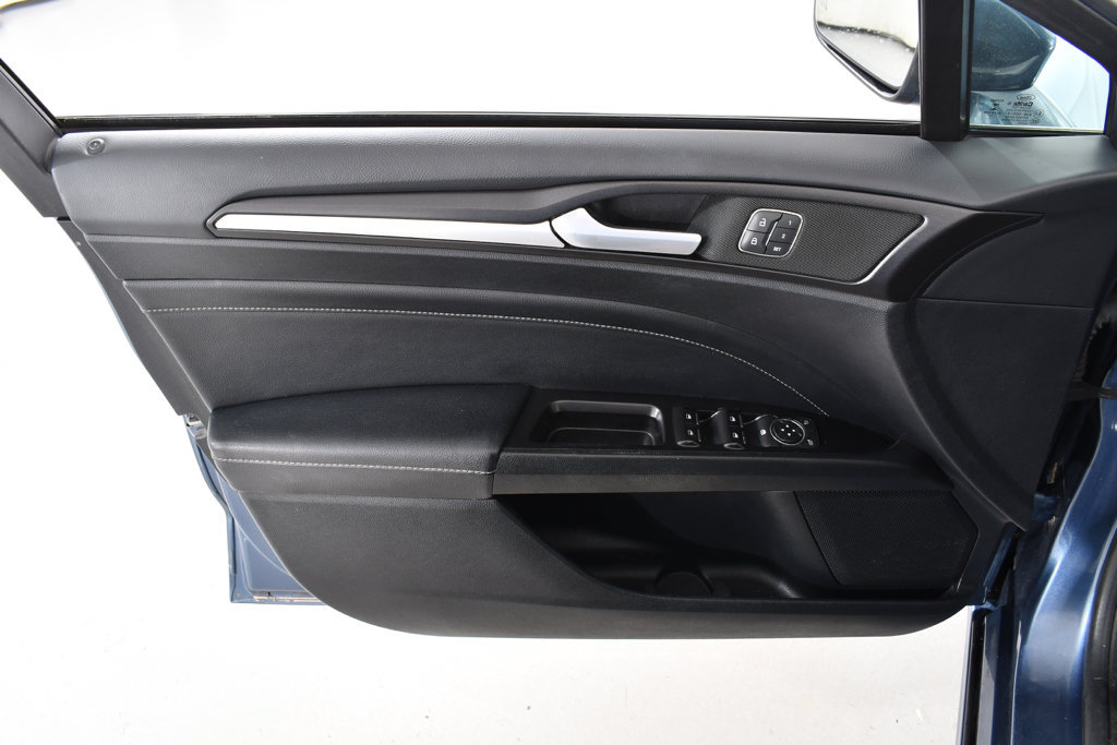 Used 2018 Ford Fusion Titanium AWD/4WD image 25
