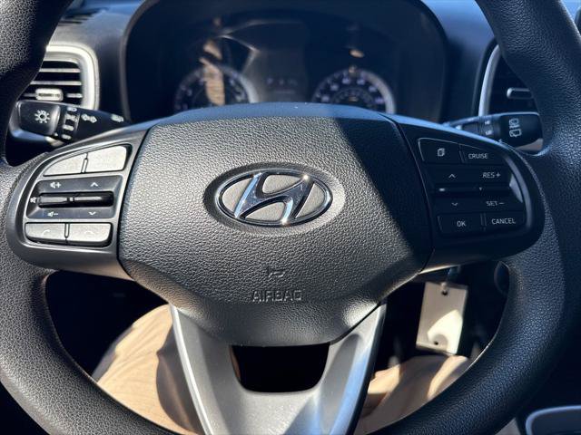 Used 2021 Hyundai Venue SE FWD image 12