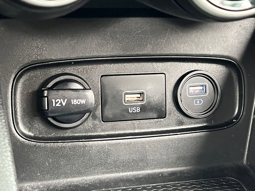 Used 2021 Hyundai Venue SEL image 22