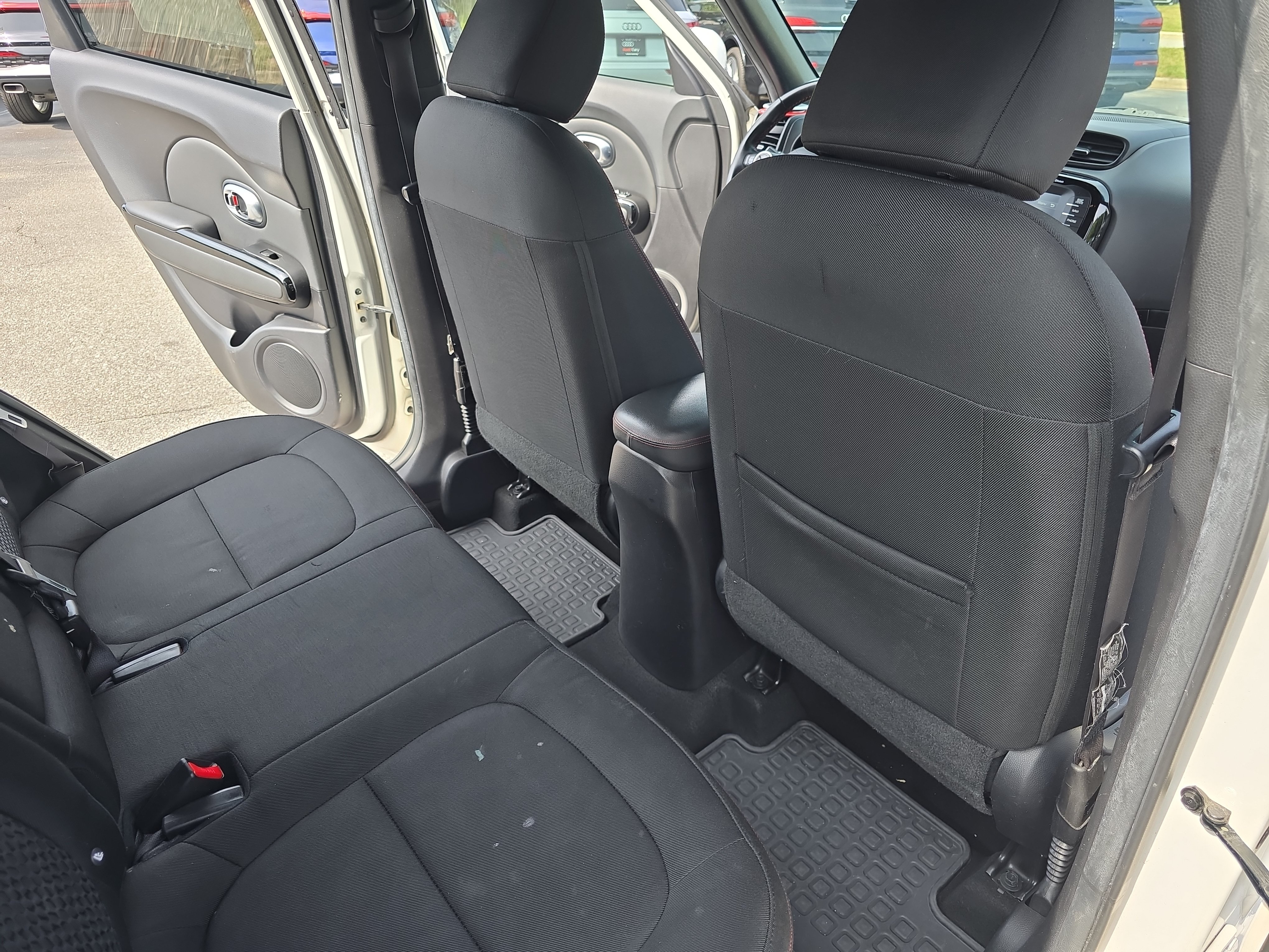 Used 2014 Kia Soul + FWD image 11