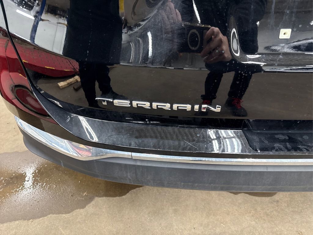 Used 2022 GMC Terrain SLT image 15