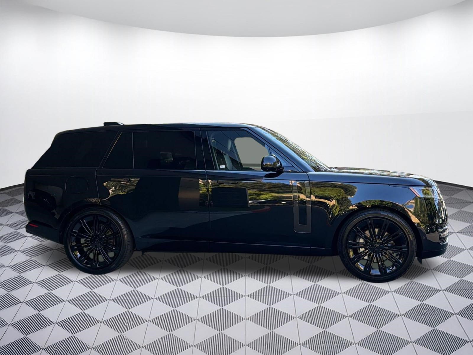 New 2026 Land Rover Range Rover Long Wheelbase SE AWD/4WD image 8