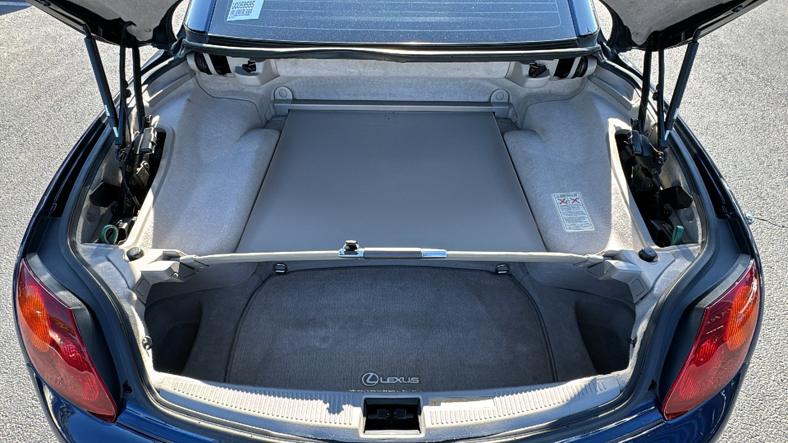 Used 2004 Lexus SC 430 Convertible RWD image 17