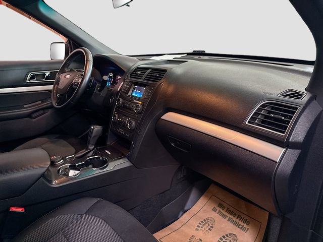Used 2017 Ford Explorer XLT AWD/4WD image 29