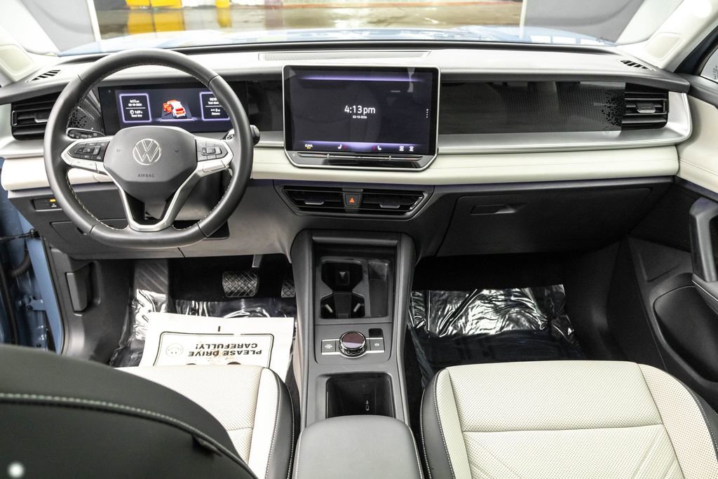 Used 2025 Volkswagen Tiguan SE image 23