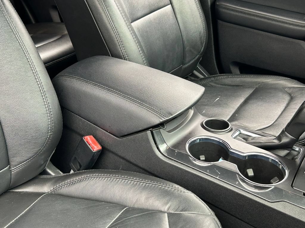 Used 2018 Ford Explorer XLT w/ Equipment Group 202A FWD image 47