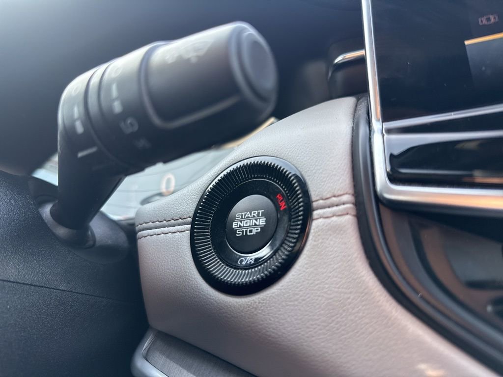 Used 2023 Jeep Compass Limited image 29