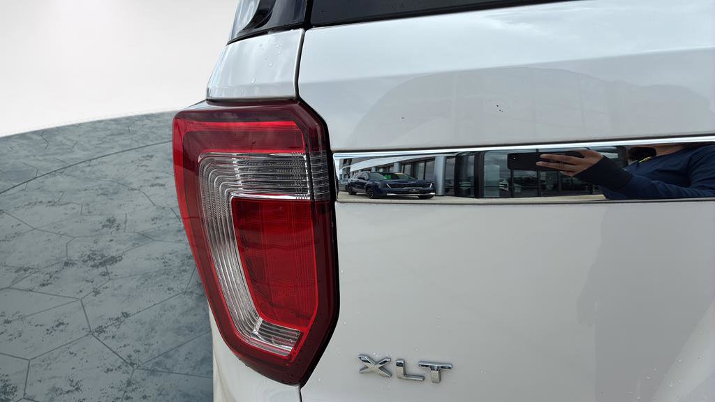 Used 2018 Ford Explorer XLT w/ Equipment Group 201A image 38