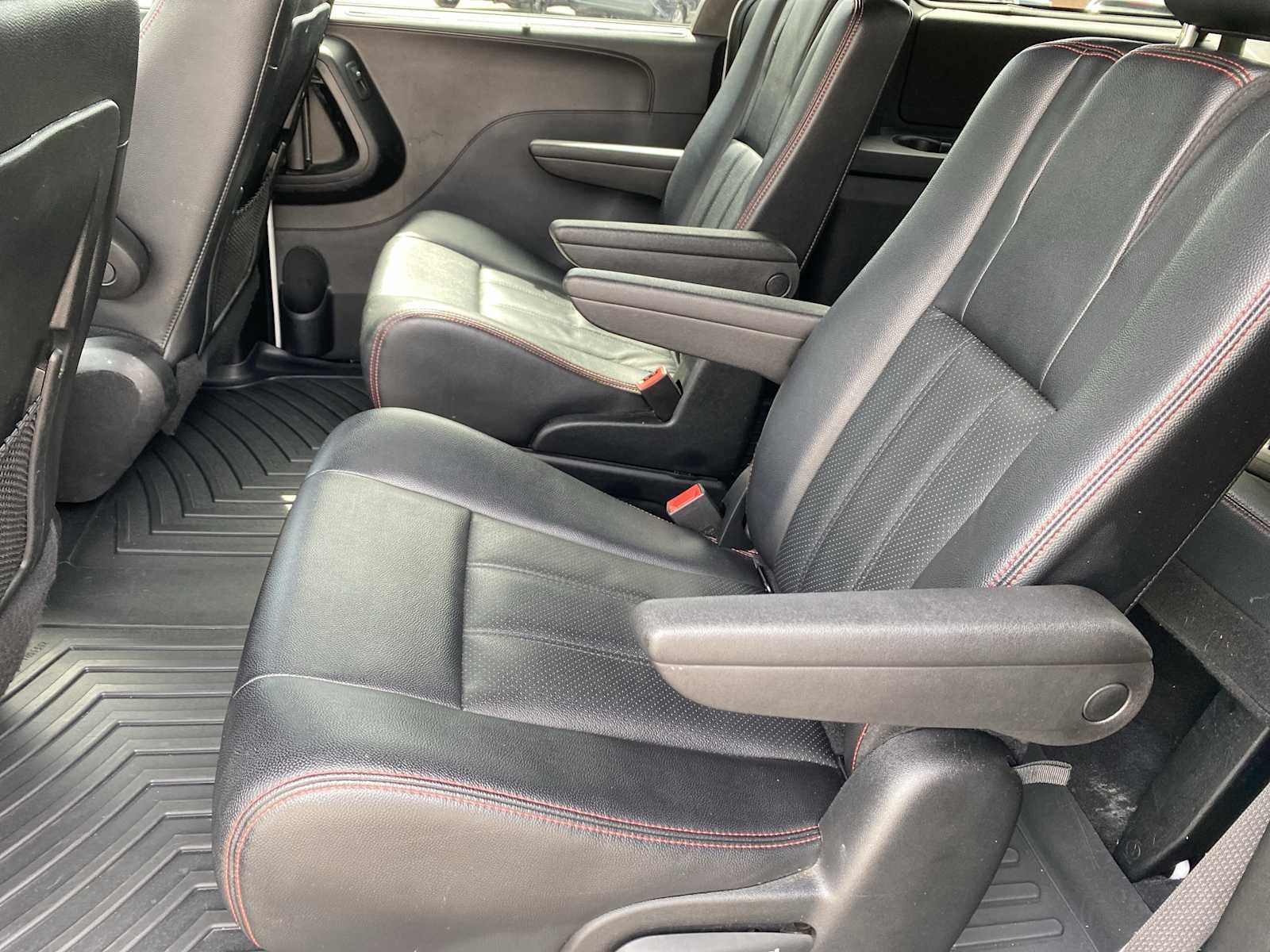 Used 2019 Dodge Grand Caravan GT image 27