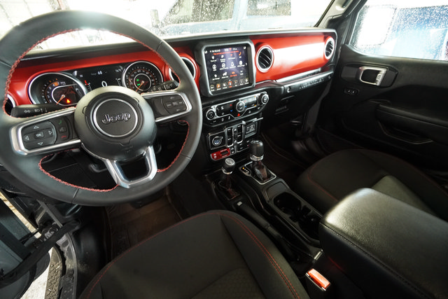 Used 2023 Jeep Wrangler Unlimited Rubicon AWD/4WD image 24