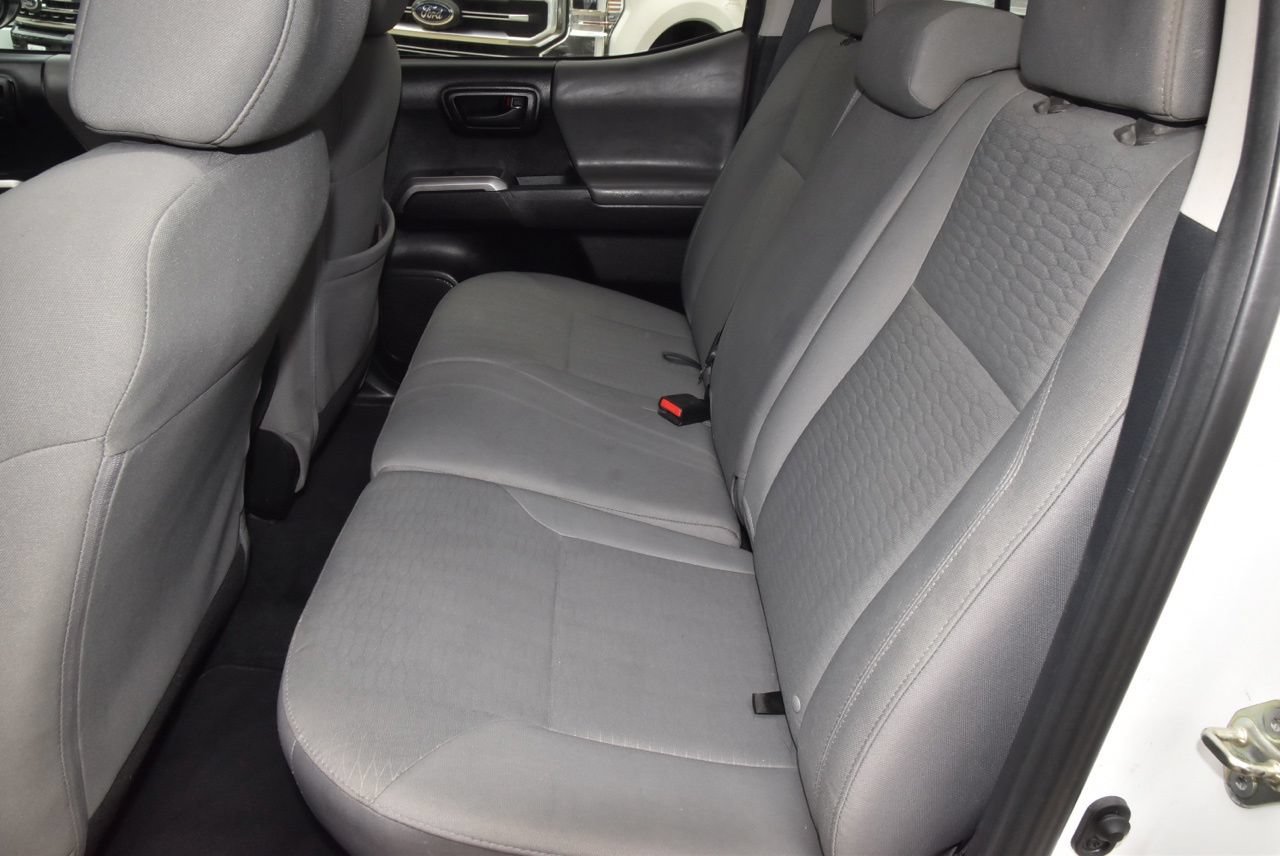 Used 2018 Toyota Tacoma SR5 AWD/4WD image 14
