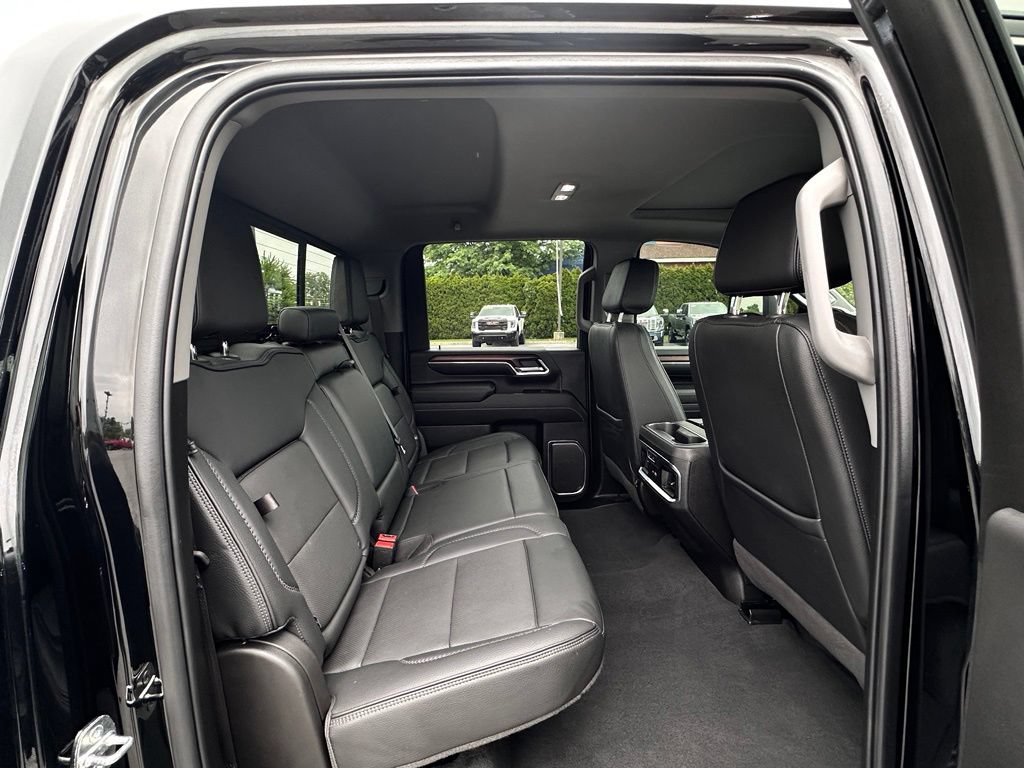 Used 2024 GMC Sierra 2500 Denali w/ Denali Reserve Package AWD/4WD image 18