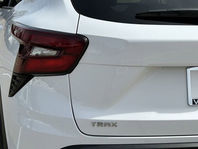 Used 2025 Chevrolet Trax LT image 7