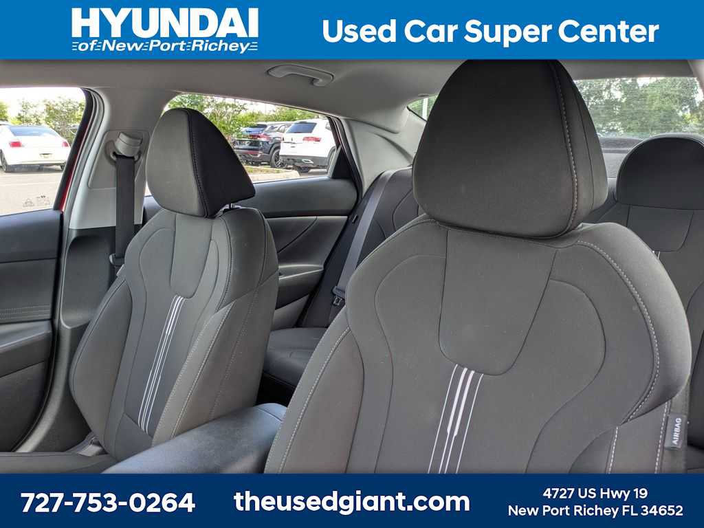 Used 2024 Hyundai Elantra SEL FWD image 7