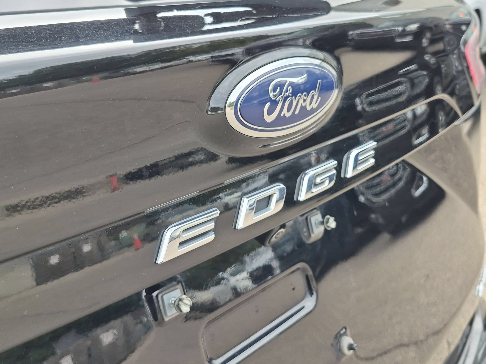 Used 2021 Ford Edge Titanium w/ Class II Trailer Tow Package AWD/4WD image 13