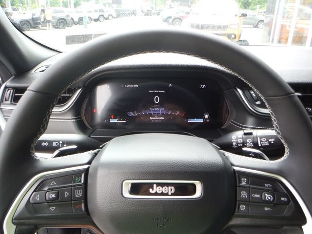 Used 2023 Jeep Grand Cherokee L Laredo AWD/4WD image 37