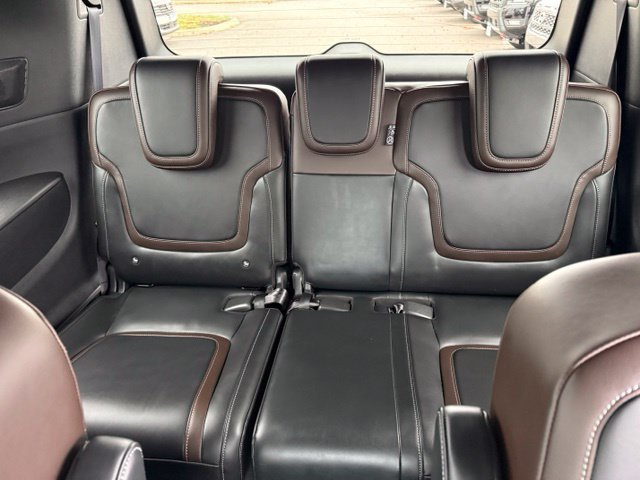 Certified 2025 Nissan Armada SL w/ Captain's Chari Seat Package AWD/4WD image 26
