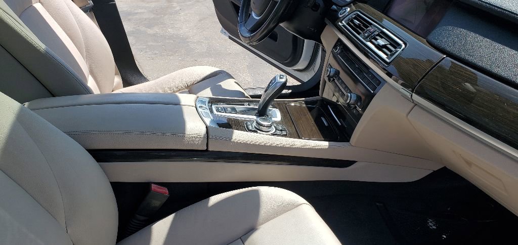 Used 2012 BMW 740Li image 17