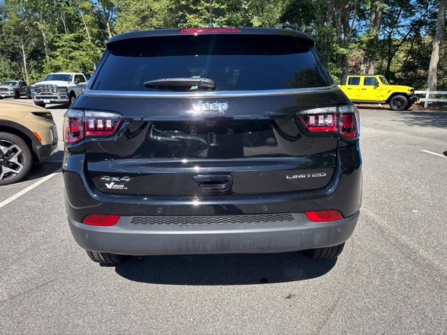 Used 2025 Jeep Compass Limited AWD/4WD image 6
