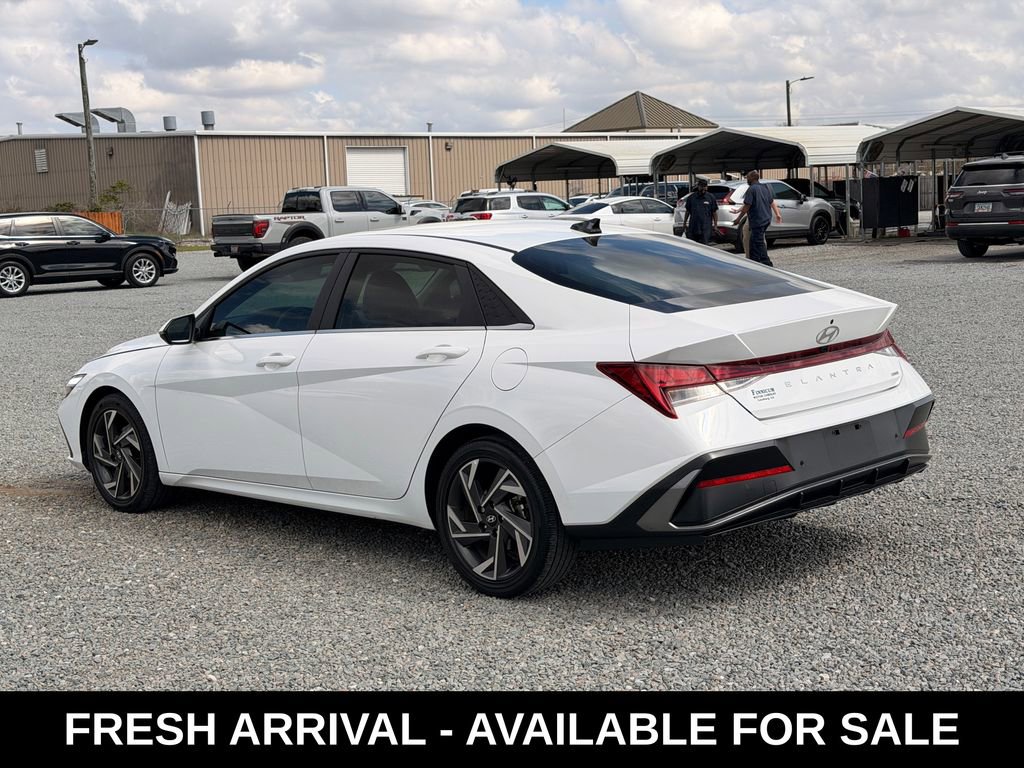 Used 2024 Hyundai Elantra Limited image 6