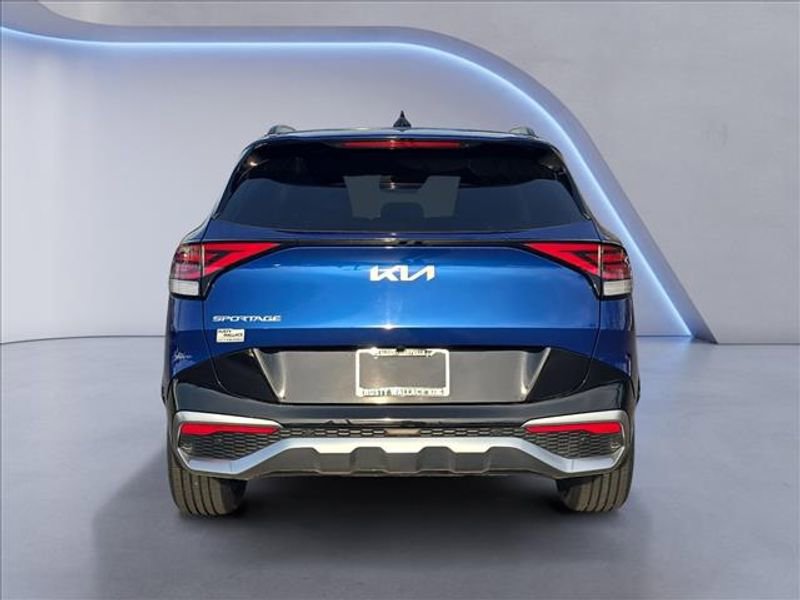 Used 2025 Kia Sportage SX image 4