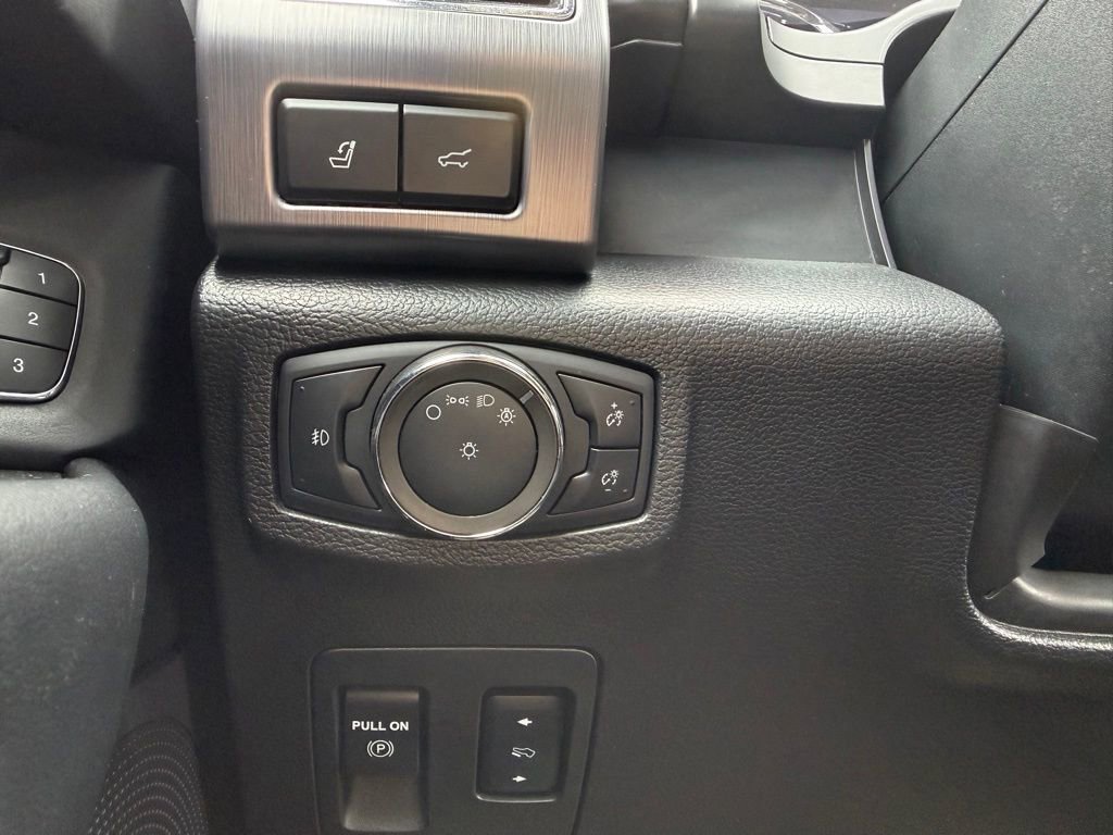 Used 2020 Ford Expedition Platinum AWD/4WD image 17