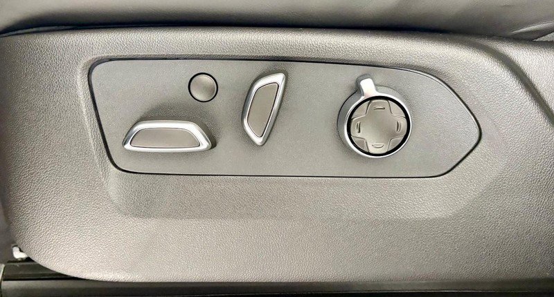 New 2026 Cadillac Escalade V image 38